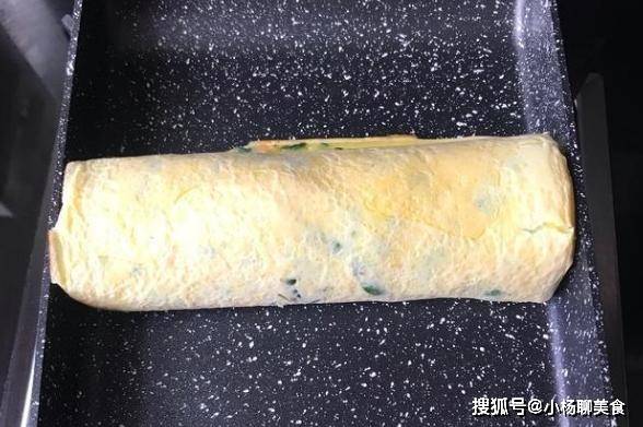 虾皮|想要吃面饼不会做？菠菜虾皮厚蛋烧只需搅一搅和煎一煎，非常简单