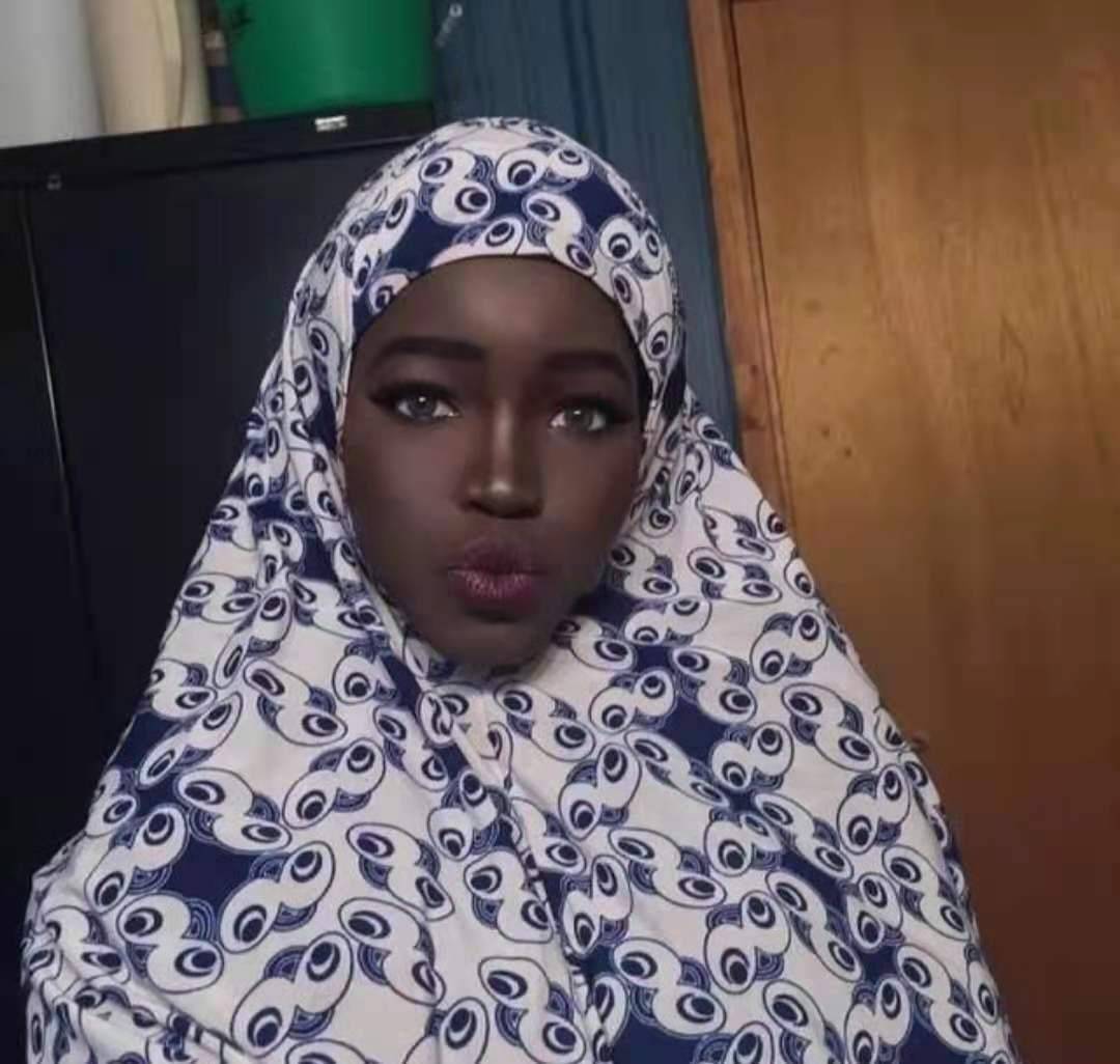 Lolita 那个曾火爆全球的黑人女孩有多美?被富二代排队追,后来怎样了?