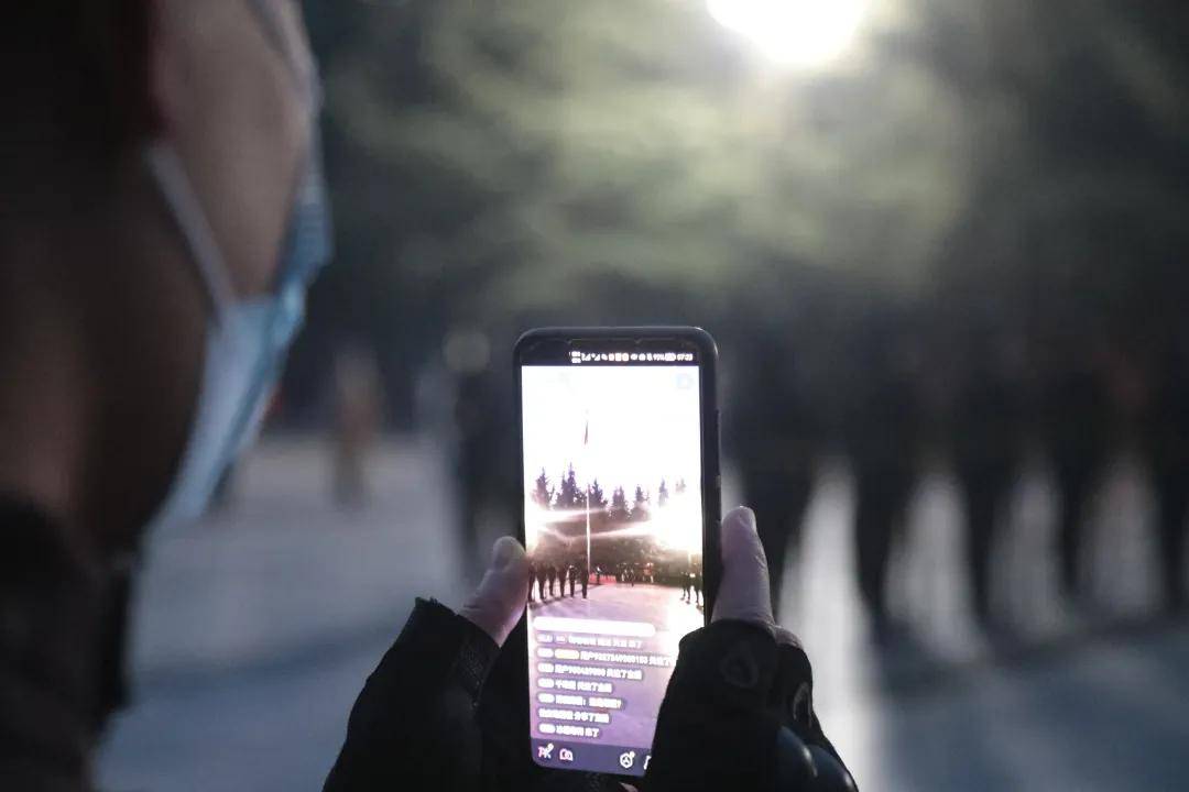 网络|青春有热血，战疫显担当丨西京学院举行升国旗仪式