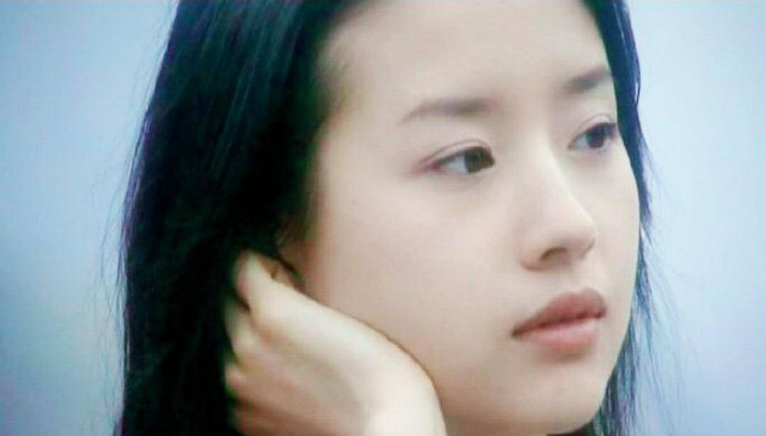 青春女星少女时期惊艳照：陈德容15岁张柏芝16岁徐若瑄18岁惊为天人