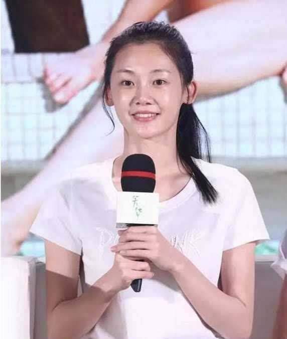 苗苗鼻子塌也很美，我只服这4位女星！没有“名品美鼻”，也是大美女