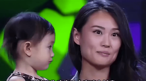 妻子上综艺却满嘴拽英文,直言在北京每天都哭_李小鹏_李安琪_中国