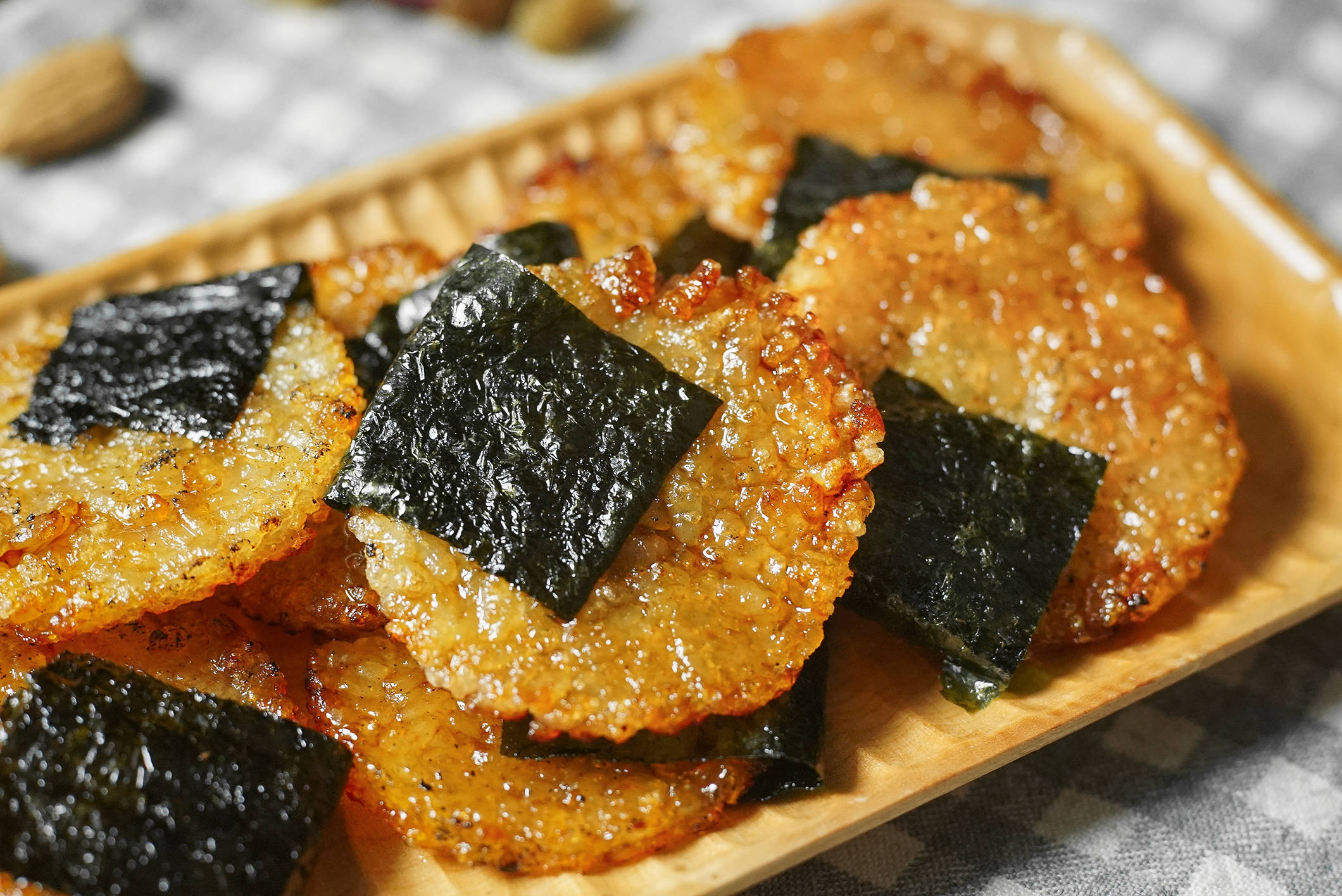 香酥脆脆,咬一口能掉渣,根本停不下来_步骤_海苔_进行