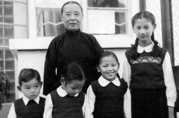 徐志摩死后张幼仪说了一句话 af1cc3a7ac2c460bb5eeca9f69672c4c.jpeg
