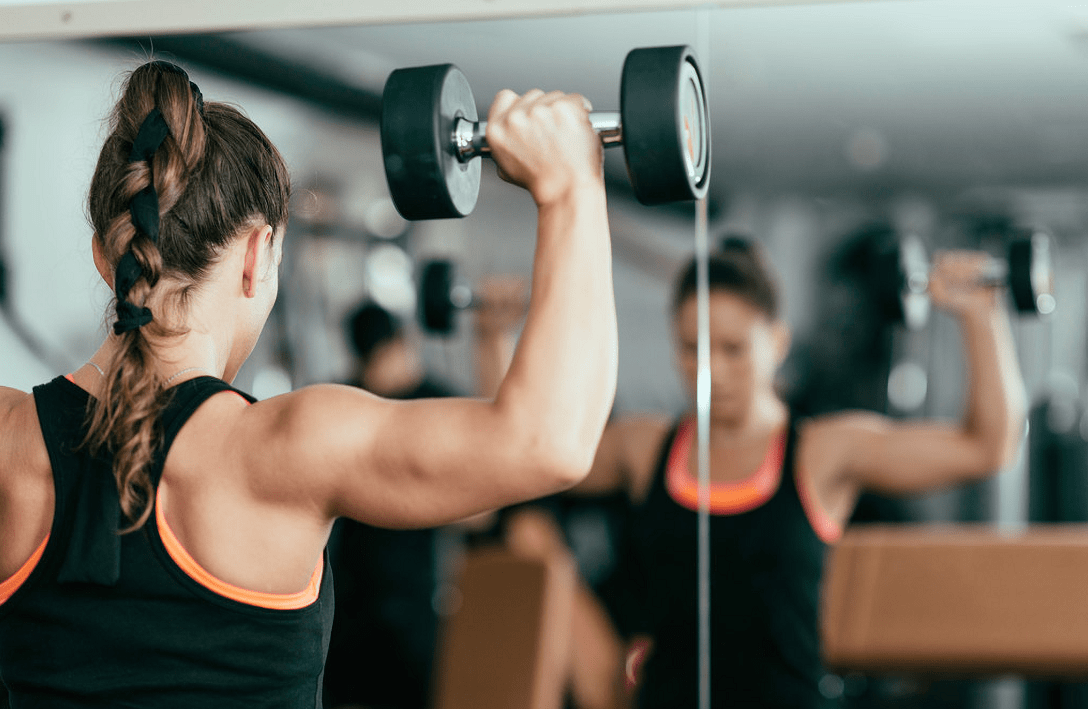 原创有没有发现很多女性都很喜欢练肩练肩的好处有什么怎么练