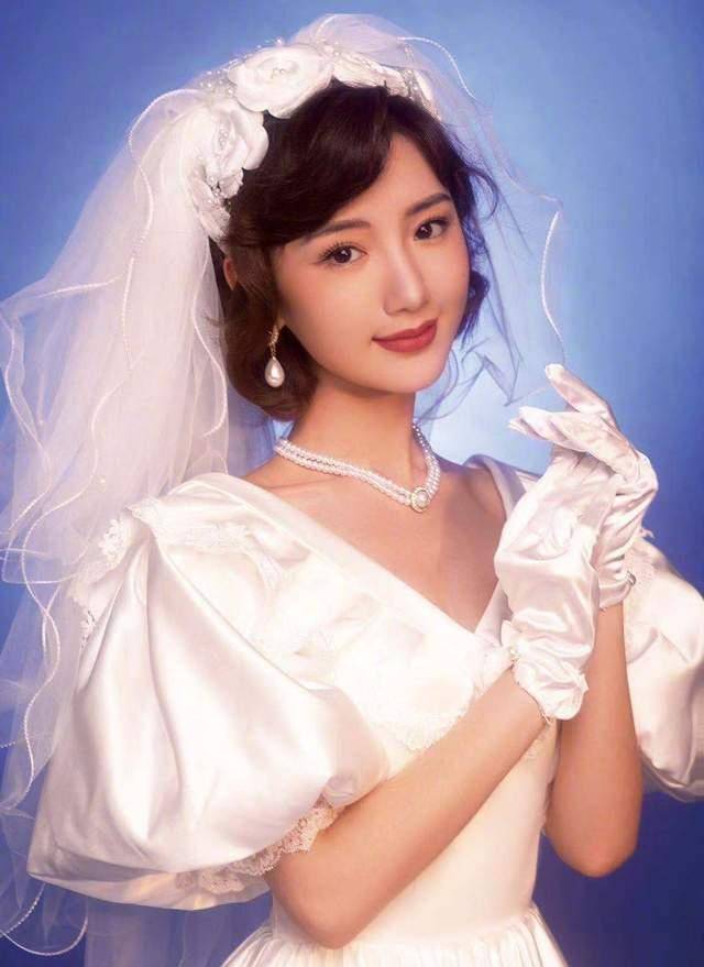 新娘 穿婚纱的女星多惊艳，杨紫甜美，毛晓彤港风，看到她，不愧是天仙