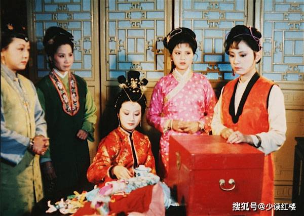 红楼梦里常被忽视的一群人她们很小但也有血有肉
