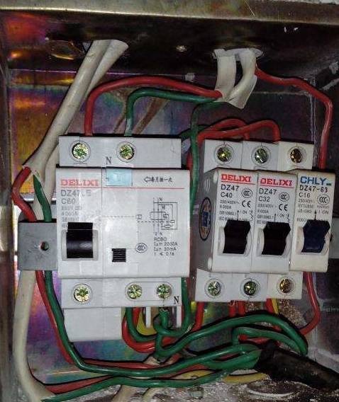 怎么选空气开关 和漏保 608232a5b3e240ecbd2ca642a054ae4a.jpeg