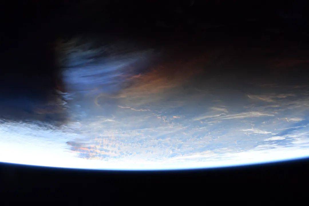 汤加火山产生的大气重力波传遍全球!专家:最大规模"核爆炸"