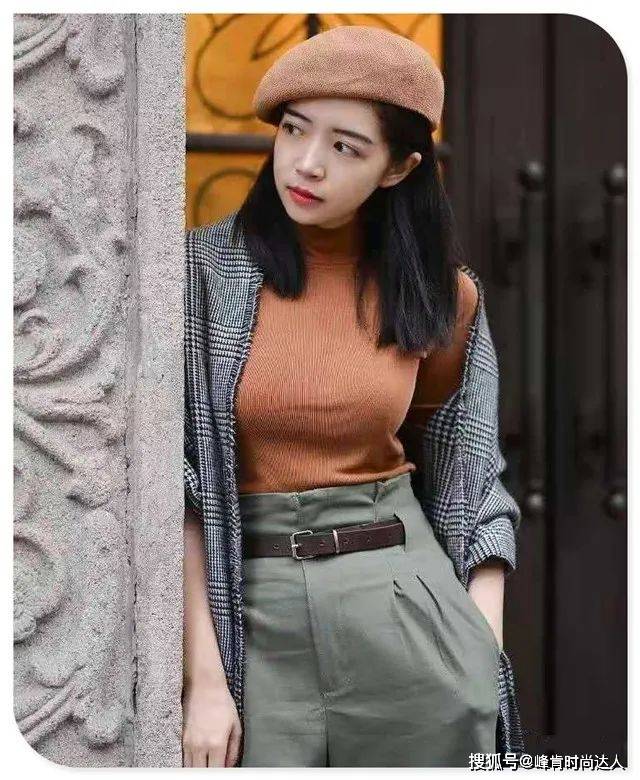 颜色 今年秋冬有种流行色叫“焦糖色”，温暖又气质，三木都很爱穿