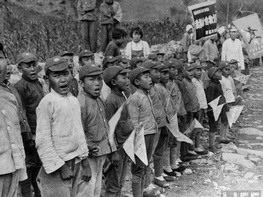 1940年代，抗战中的华北军民与美军观察团