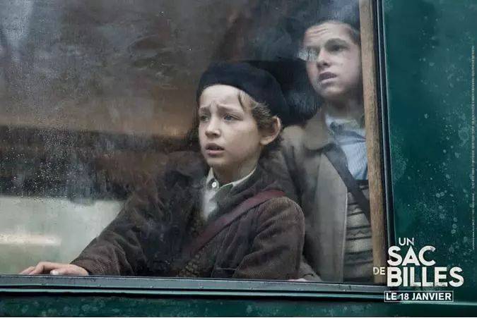 法国2017年的电影《一袋子弹》,由同名小说改编而来.