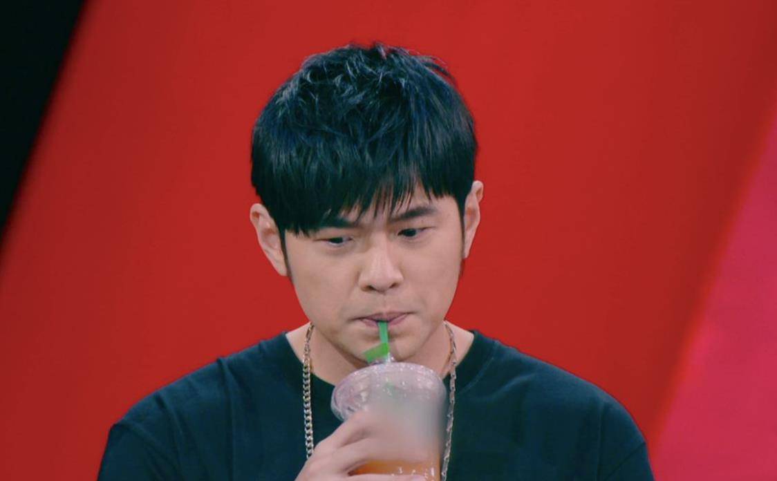 因为|周杰伦被同行炮轰的背后：恰饭可以理解，但吃相真的很难看