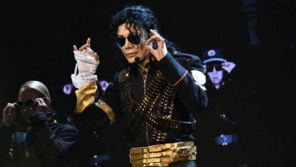 演唱会前意外离世,百万张门票却无人要退款,世界歌坛仅此一人