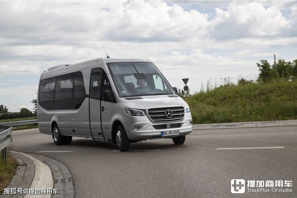 车长近85米最多21个座位带您见识奔驰凌特的高端客运车型travel75
