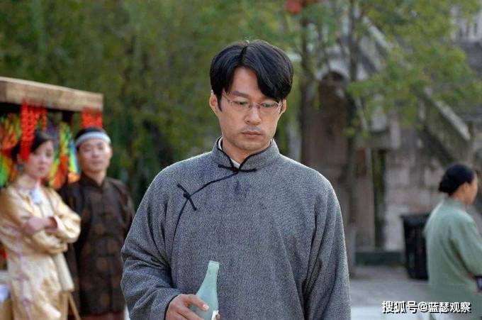 风雨飘摇江湖路上海滩流氓大亨杜月笙的黑白传奇人生