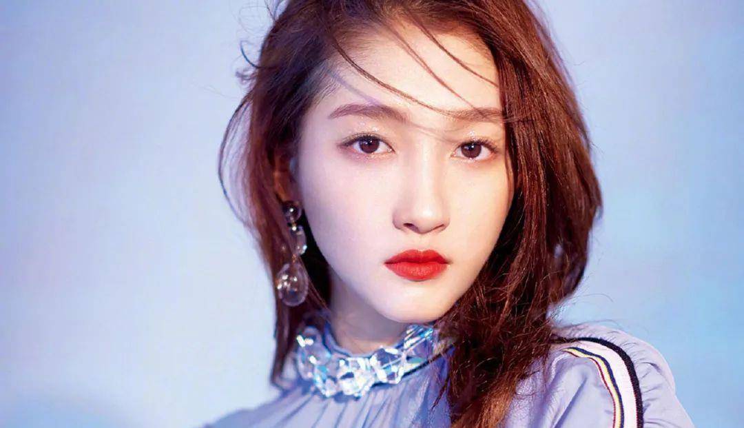 家族|不到30岁就提前迎来“中年危机”的关晓彤，能靠综艺口碑翻盘吗？