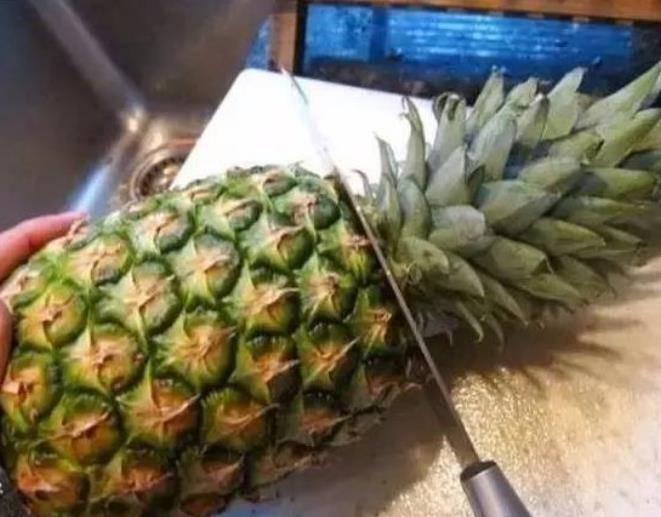 菠萝怎么挑选不酸 cfb7d3eb1a78438883732e537d4be4bf.jpeg