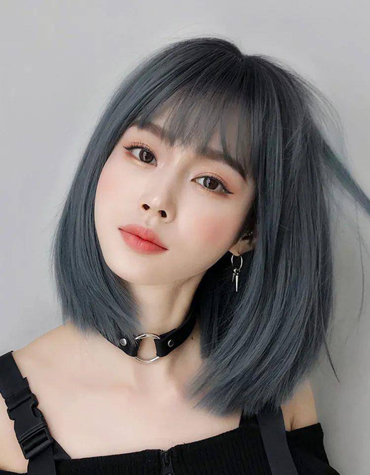 卷发2022不要再乱剪头发了 ！这几款 “ 有钱发型 ”，谁剪谁高级 ！