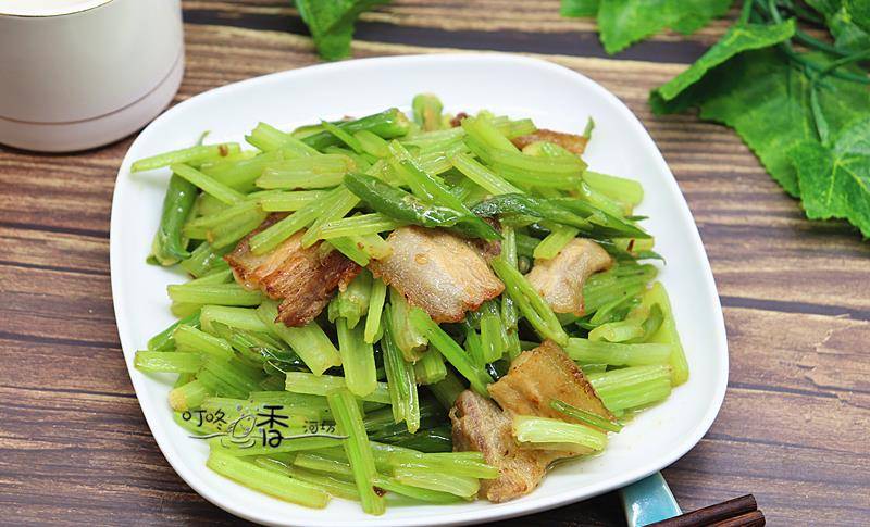 食欲|清明前后多吃這菜，加肉炒一炒，清香爽脆，常吃美白護膚抗衰老