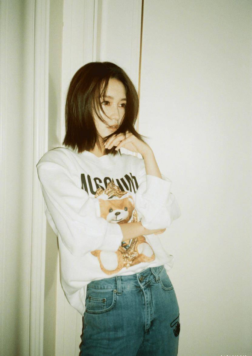 香芋 真是服了李沁的香芋紫穿搭！治愈色系的搭配超有范，真让人心动