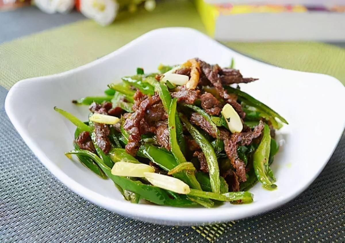 怎么炒青椒炒牛肉好吃 38285e0b0b8947578e8001afc437e844.jpeg