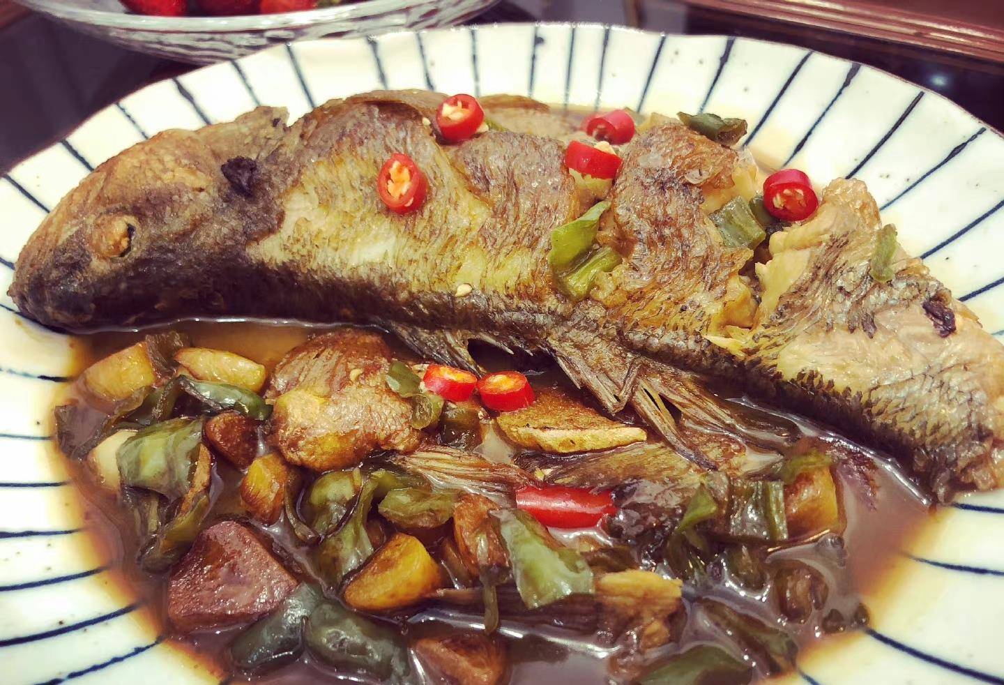 少买|买年货时,少买花生和瓜子,记得多囤6种零食,好吃又营养