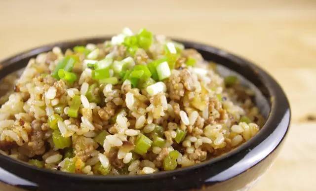 芹菜炒洋葱配饭 54cffac5cb114e22bbf25937240af2ab.jpeg