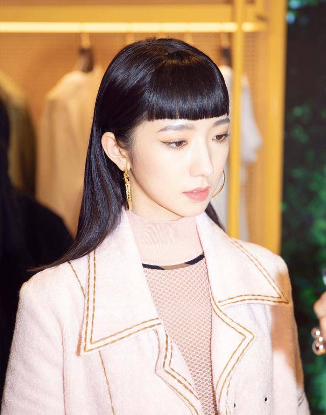 发型齐刘海也太减龄了！女明星齐刘海造型大比拼，哪款是你的菜？