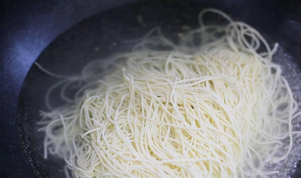 焦糖布丁|孩子放假在家,母女俩的早餐,简单营养美味,网友:好吃不浪费!