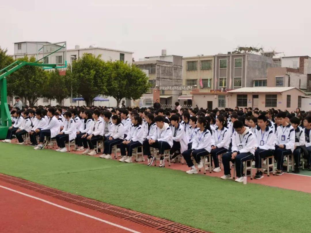 高堂镇开展拒绝毒品呵护青春禁毒宣传活动