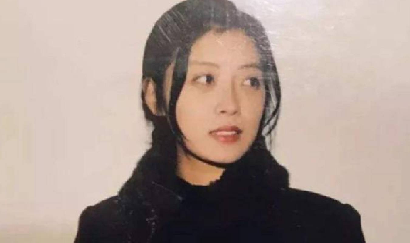 网友“一家三口我最丑”,网友晒父母年轻时照片,已达颜值天花板