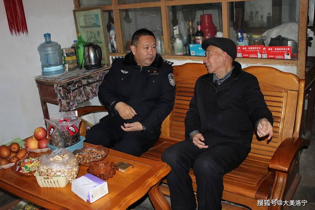 洛宁县副县长刘海波走访慰问退休老干部_公安局_身体_老人