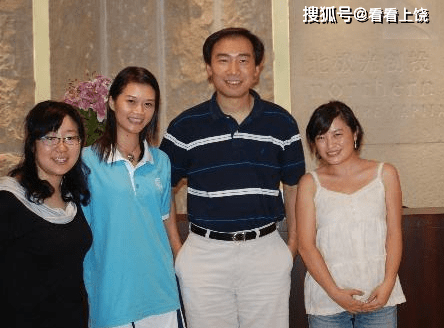 中国首位女舰长:曾是选美小姐,弃百万年薪去参军,45岁不婚不育_韦慧晓