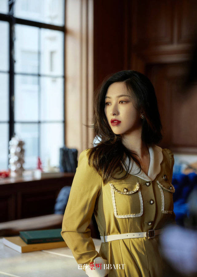 名媛 京圈名媛朱珠终于爆发！拍摄顶奢大片状态佳，怼脸笑容太有感染力