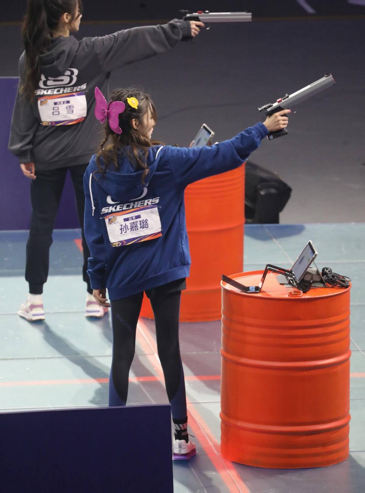 孙嘉璐这哪里是练习射击是在对着粉丝心脏进行狙击