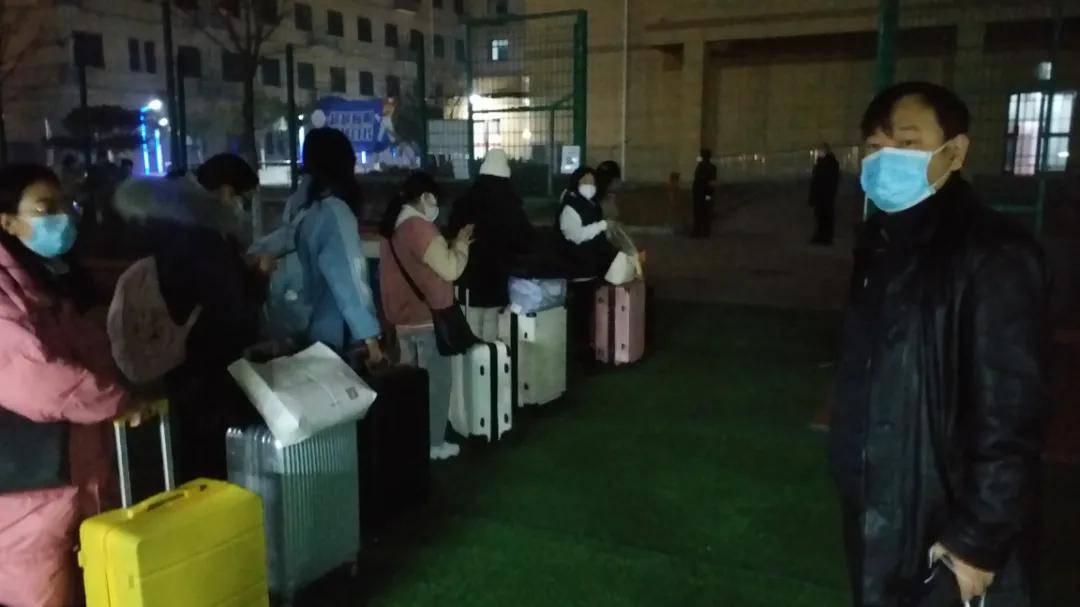 “疫”路回家 有爱相随 | 西安职业技术学院护送学生平安返乡