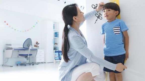 面包|中国爸妈“糊弄”式早餐悄然兴起，很多孩子天天吃，家长毫不在意