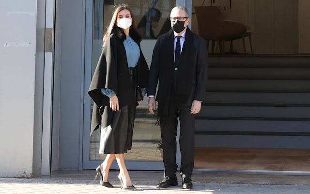 身材 西班牙王后的最新营业照曝光！光腿穿紧身裙气质出众，红色很适合她