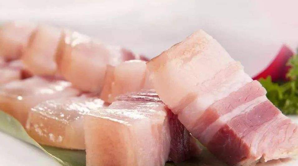 做法|猪肉是贵了点,拿来这样腌制,比腊肉更香,肥而不腻,每顿都想吃