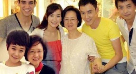 台湾知名作家琼瑶 c09c3d52d8e544bf8e61045e725f2f79.jpeg