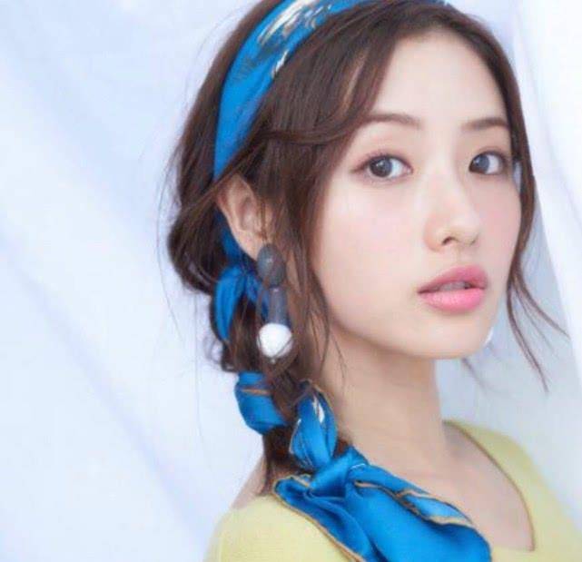 小个子 小个子穿搭有诀窍！女星亲身示范日系少女风，让你变身邻家妹妹