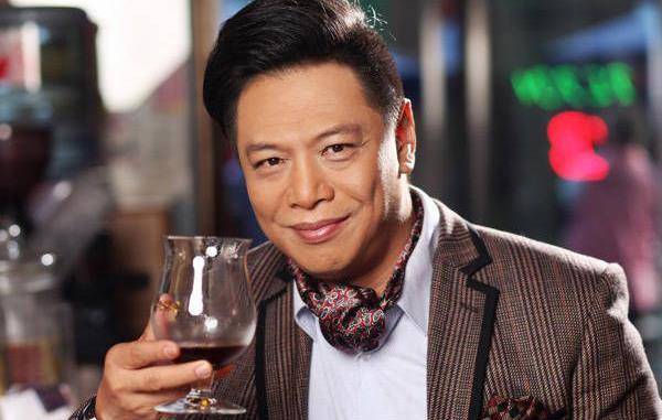 被周星驰"骗"去演如花的李健仁,中风后憔悴不堪,苍老到不敢认_父亲