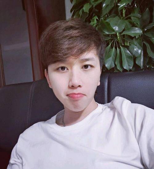 原创真香男孩王境泽7年前参加变形记如今他变形成功了吗