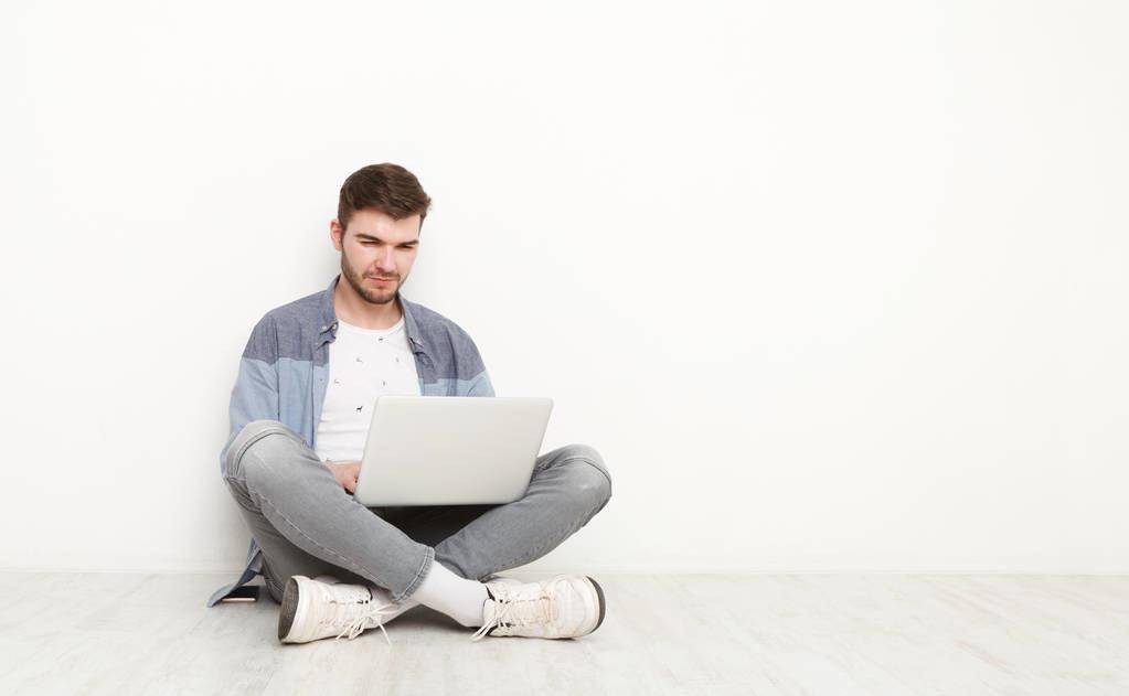 自由职业有哪些男人 98e884076299447a850aceecd544e3cd.jpeg