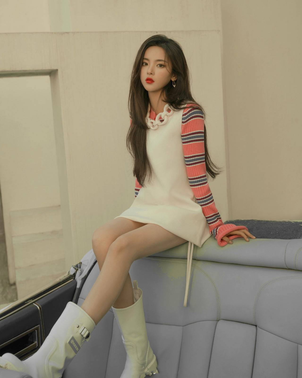 路易威登 鞠婧祎和杨超越撞衫!娇俏和甜美碰撞,可爱和清纯相遇,她更时尚