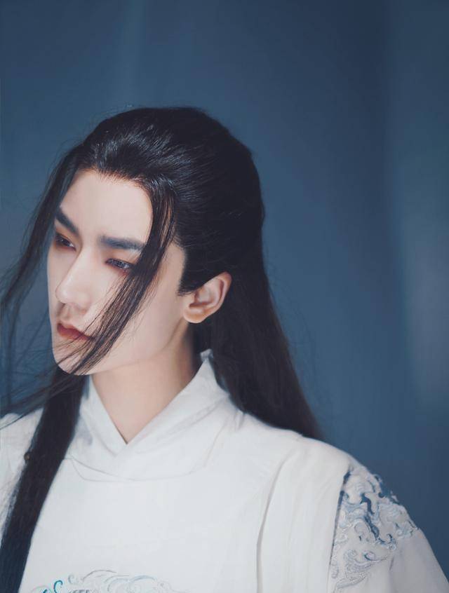 女孩子这才叫真正的“女扮男装”！当女孩子帅起来，男孩子也要靠边站