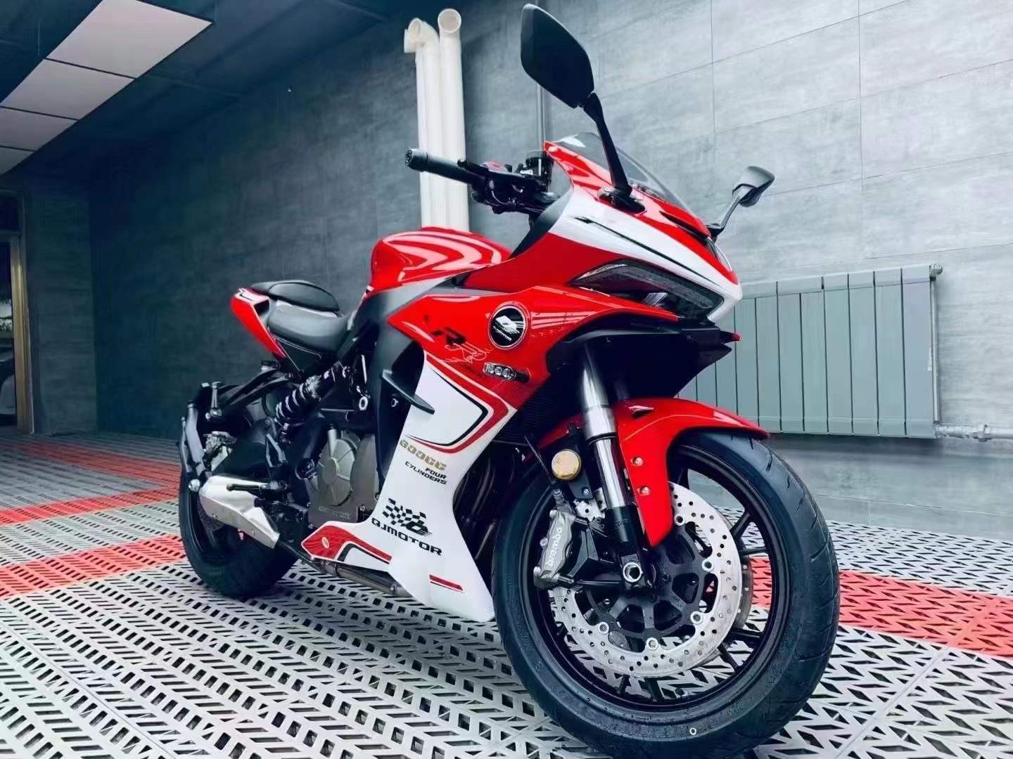国产也有仿赛机车了,qjmotor赛600表现力究竟如何?_搜狐汽车_搜狐网