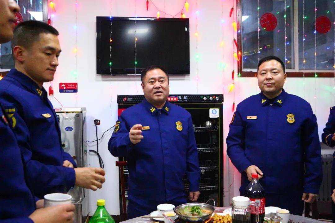 晋中市消防救援支队政委王军红亲切慰问一线消防救援人员