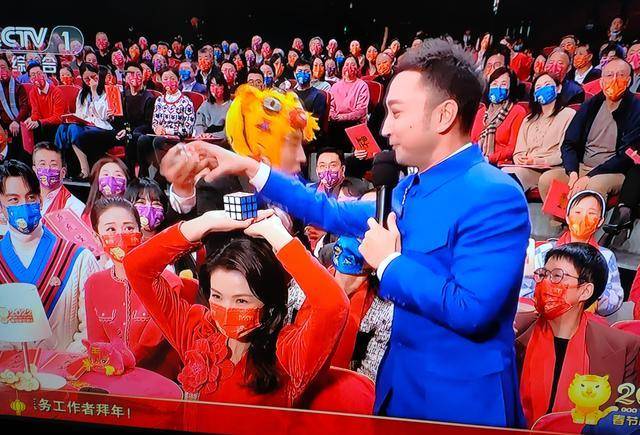 成功|撒贝宁机智应对口误